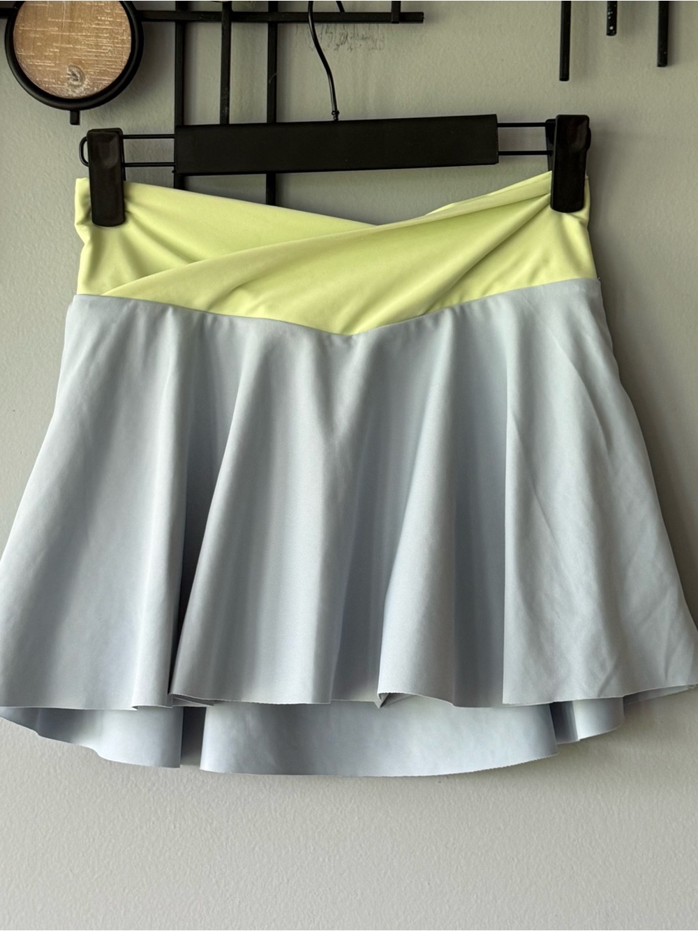Old Navy Light Gray Skater Skirt with Yellow Crossover Waistband Size L (11-12)
